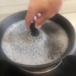 316 Upgraded Chainmail Scrubber with Silicone Handle Cast Iron Cleaner for Cast Iron Grill Pan Skillet Wok Bakeware Ergonomic to Hold Easy to Use Dishwasher Safe, Scrubber + Scraper + Towel (Black)